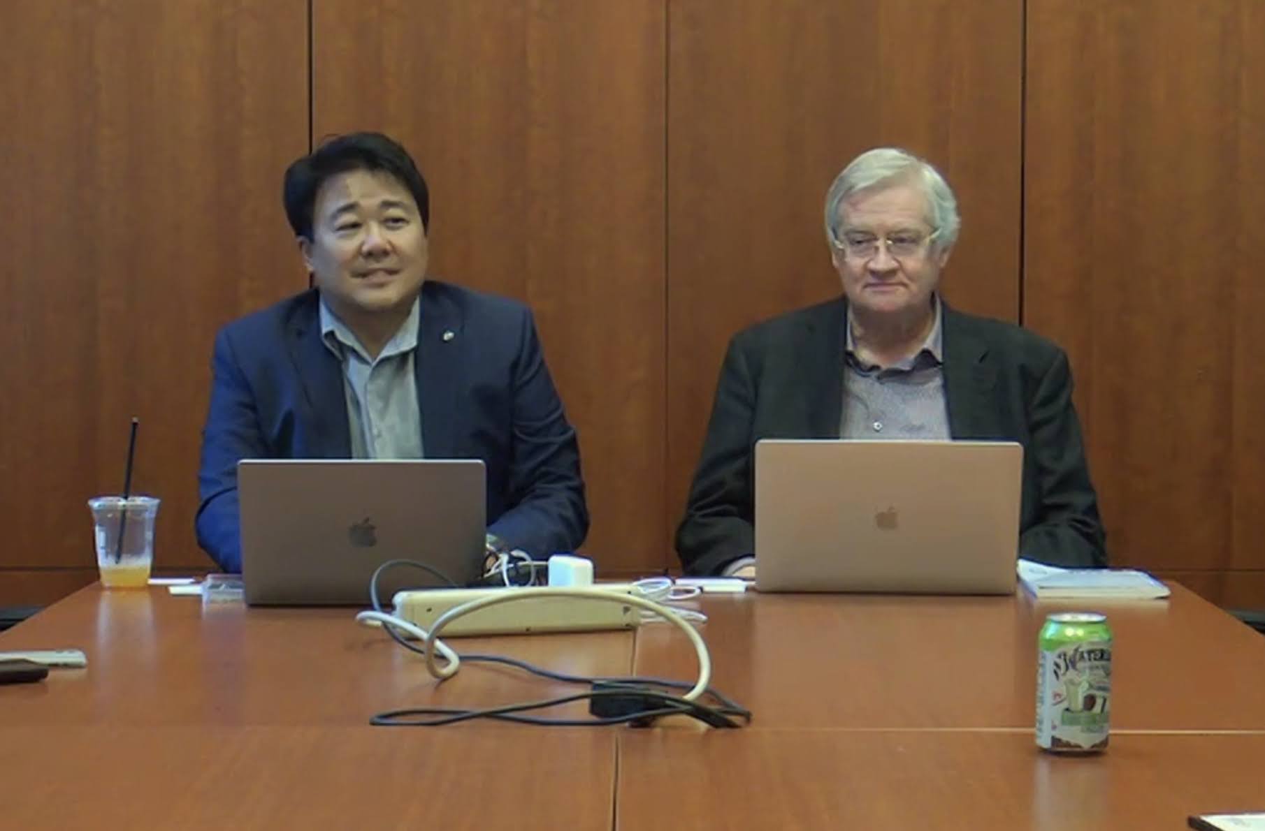 Larry Chao and Professor Richard Dasher at the US-Asia Technology Management Center member meeting at Stanford